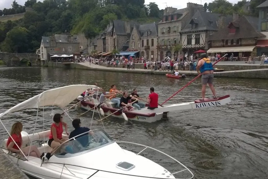 Une Escale De Charme Au Port De Dinan ... Frankrike